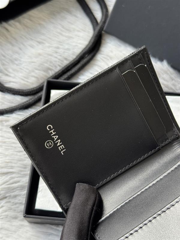 2026127215429404 270